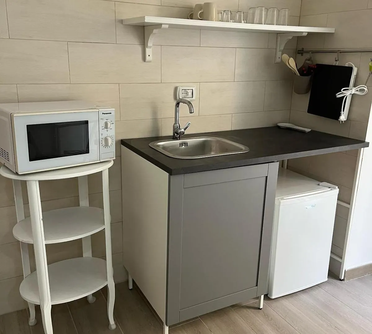 Gold House Aparthotel Naples 0*,  Italy