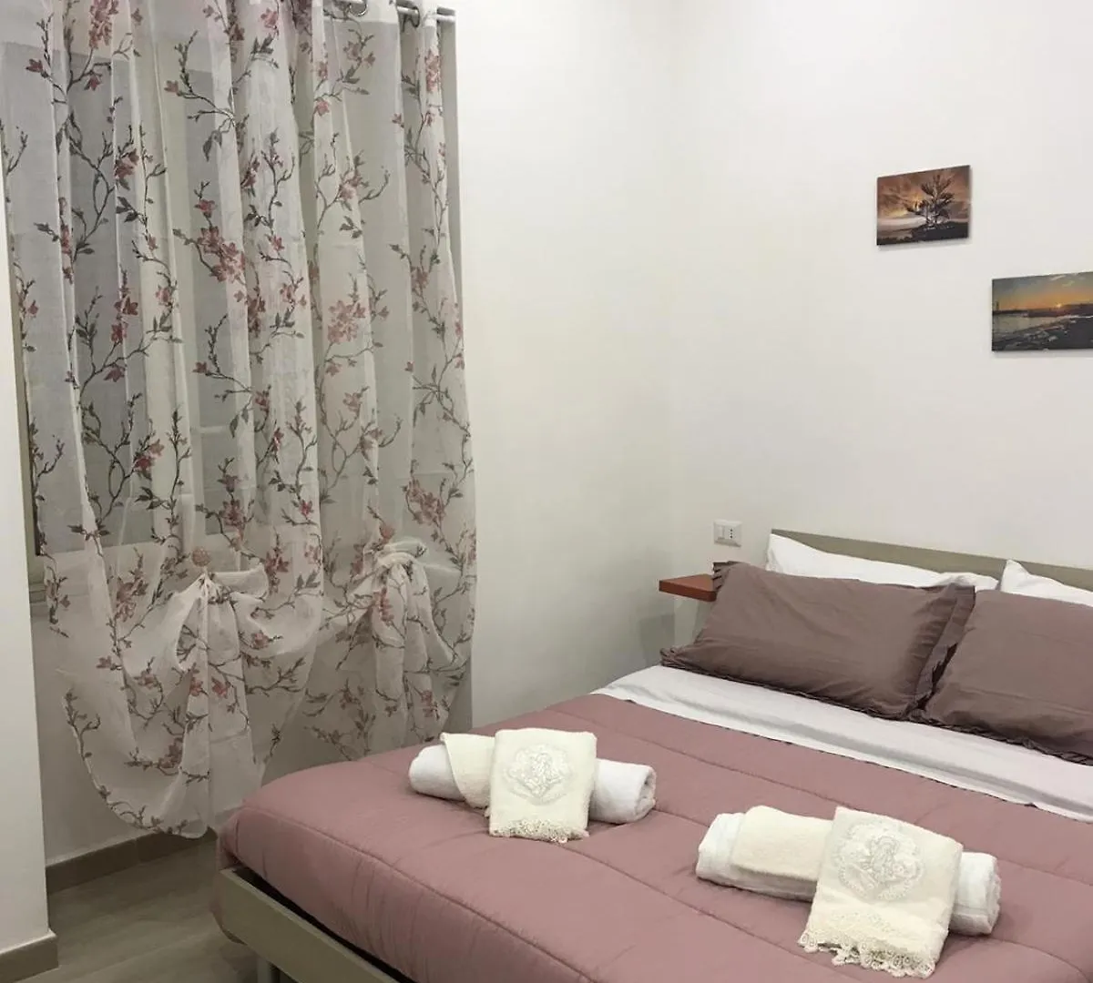 Gold House Aparthotel Naples