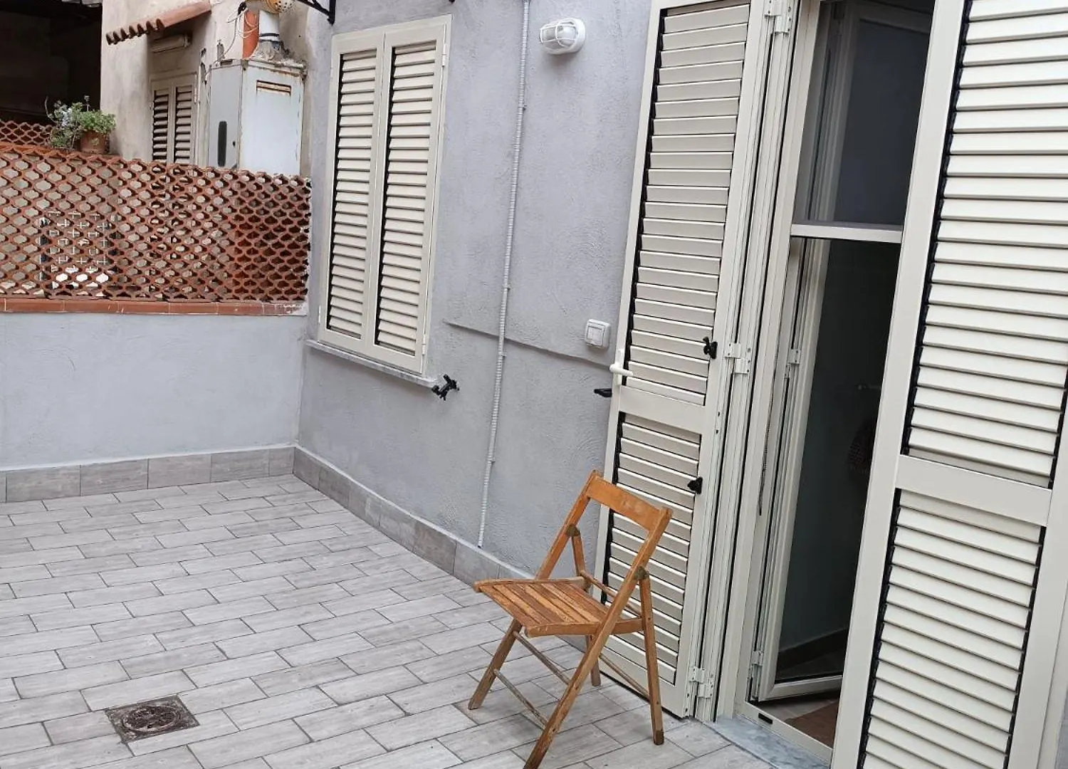 Gold House Aparthotel Naples