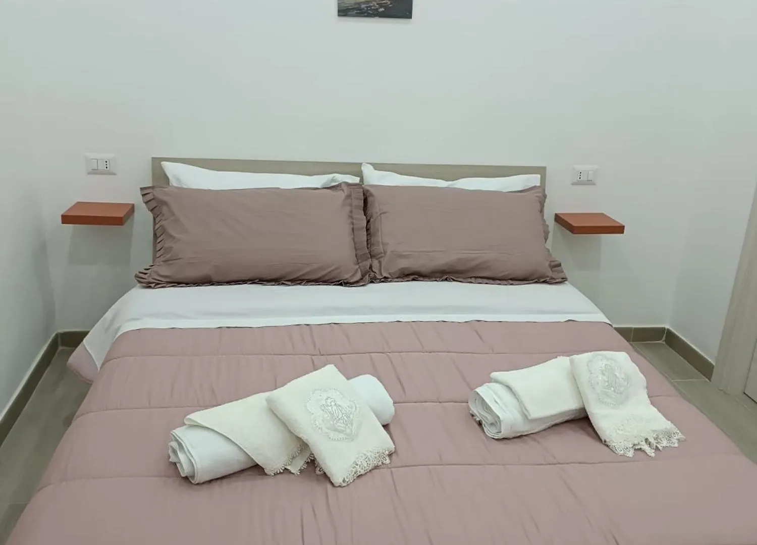 Gold House Aparthotel Naples