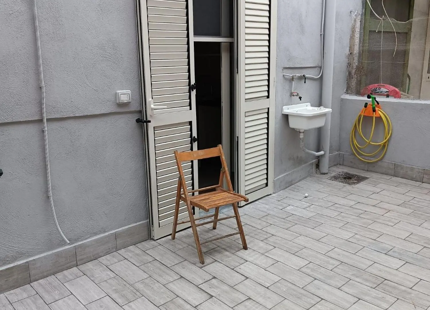 Gold House Aparthotel Naples Italy